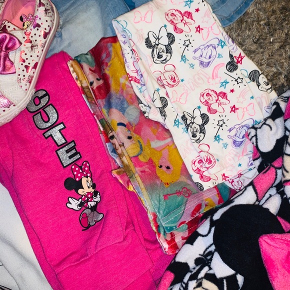 🎀Disney Girls Clothes Bundle size 5-6🎀 - Picture 7 of 11